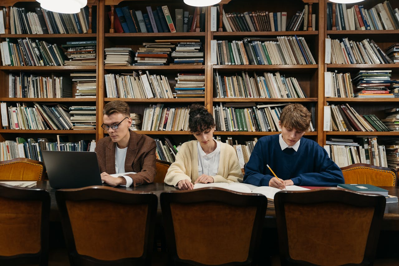 The Art of Drawing Readers In: Your attractive post title goes here